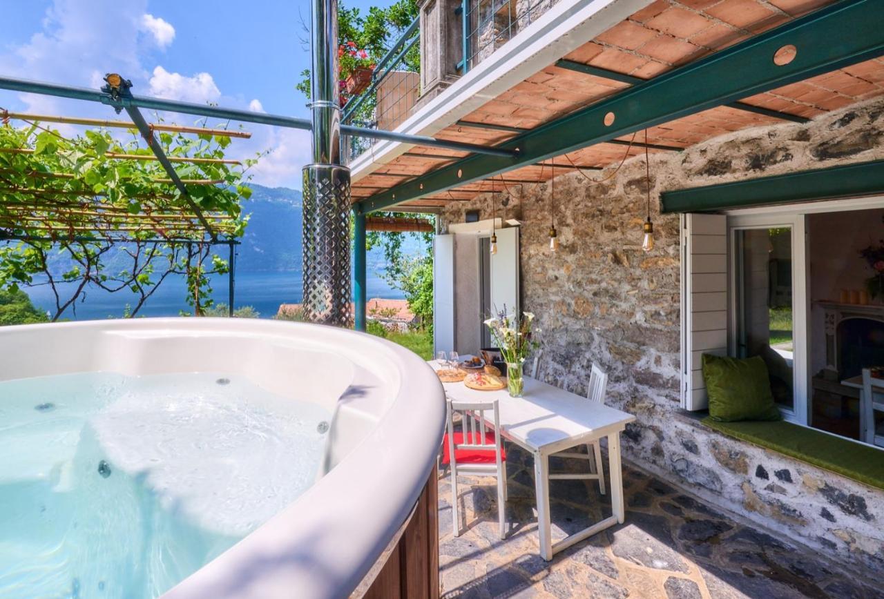 La Casetta Nel Bosco - Hot Tube And Sauna Lierna Exterior foto